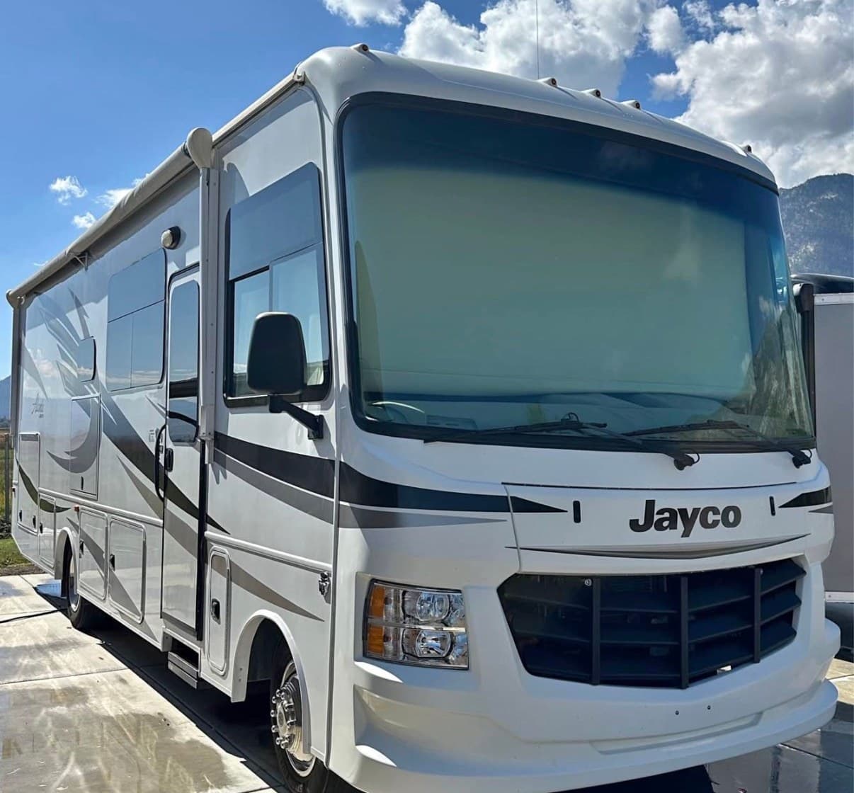 The Alante — 2018 Class A coach, exterior front three-quarter view