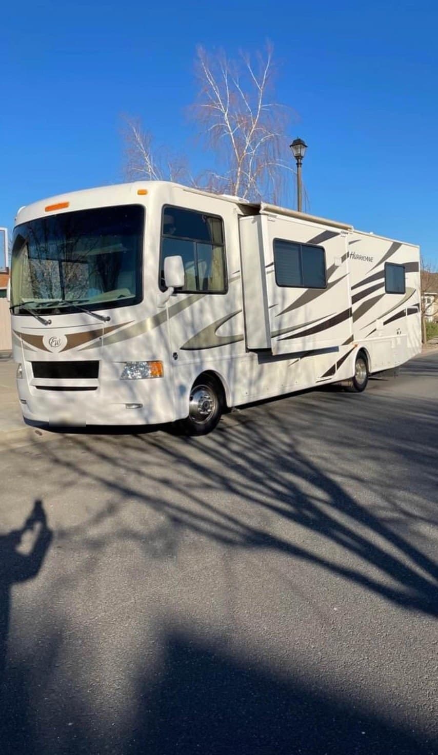 2011 Thor Four Winds Hurricane 31D, exterior front three-quarter view