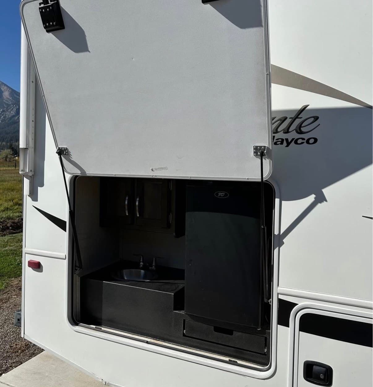 2018 Jayco Alante 29S, outside kitchen bay
